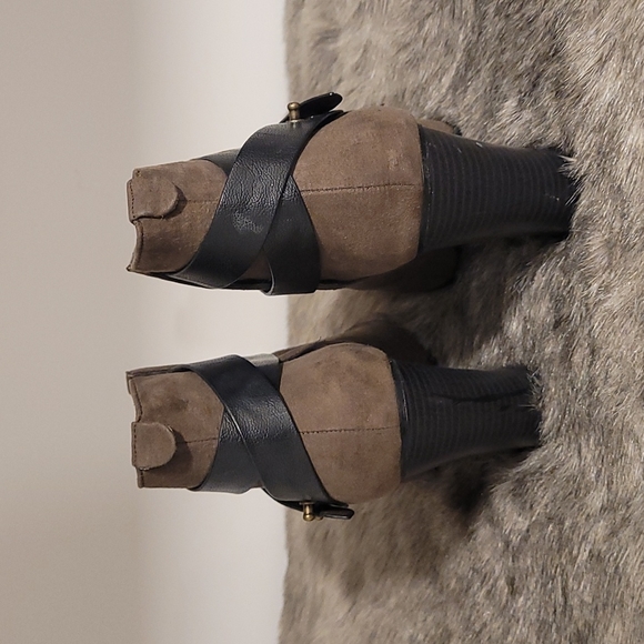 Brown booties - Picture 3 of 5